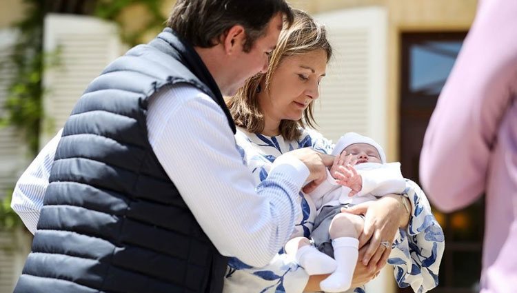 Guillermo y Stéphanie de Luxemburgo, muy cariñosos con su hijo Carlos de Luxemburgo