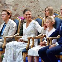 Victoria y Daniel de Suecia con Estela en el concierto solidario por su 43 cumpleaños