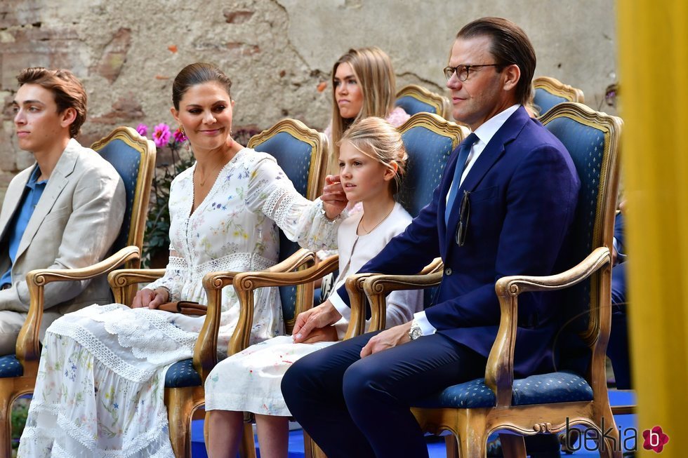 Victoria y Daniel de Suecia con Estela en el concierto solidario por su 43 cumpleaños