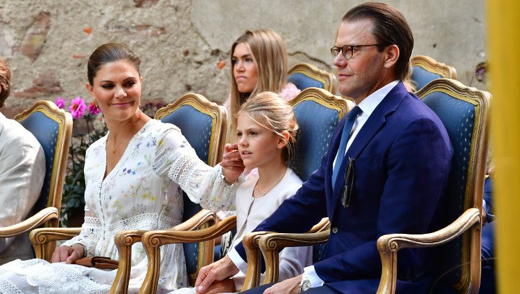 Victoria y Daniel de Suecia con Estela en el concierto solidario por su 43 cumpleaños