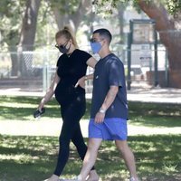 Sophie Turner luce avanzado estado de gestación junto a Joe Jonas