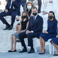 Los Reyes Felipe y Letizia, Leonor y Sofía presidiendo el homenaje de Estado por las víctimas del coronavirus