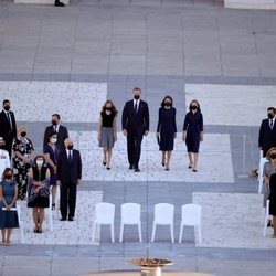 Plano aéreo del homenaje de Estado de las víctimas del coronavirus con los Reyes presidiendo