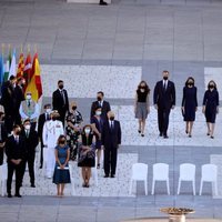 Plano aéreo del homenaje de Estado de las víctimas del coronavirus con los Reyes presidiendo