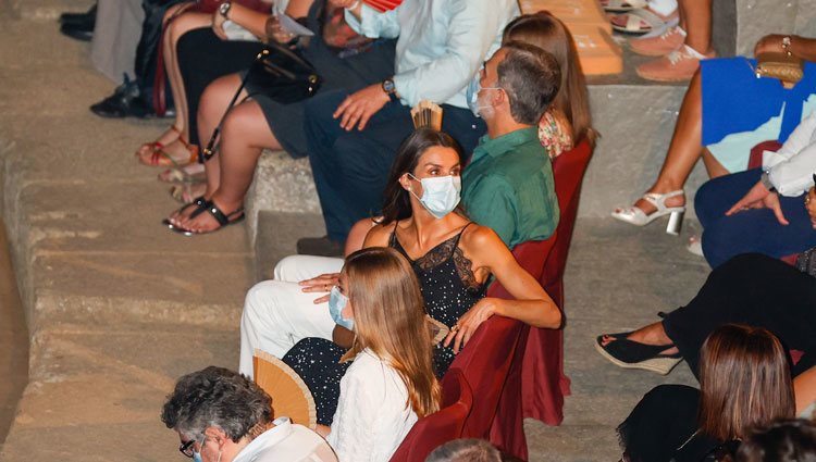 Los Reyes Felipe y Letizia, la Princesa Leonor y la Infanta Sofía en el Teatro Romano de Mérida