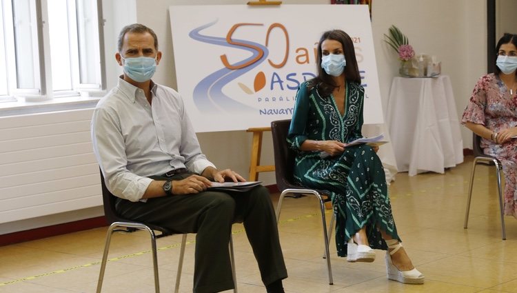 Los Reyes Felipe y Letizia visitan la residencia Ramón y Cajal de Aspace de Navarra