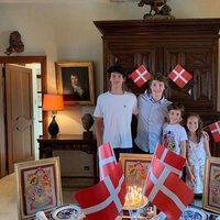 Félix de Dinamarca celebra su 18 cumpleaños con sus hermanos Nicolás, Enrique y Athena de Dinamarca