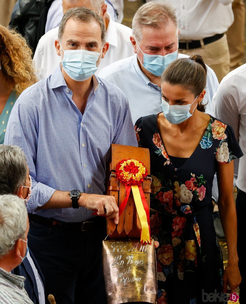 Los Reyes Felipe y Letizia visitando el Mercado Nacional de Ganados de Torrelavega