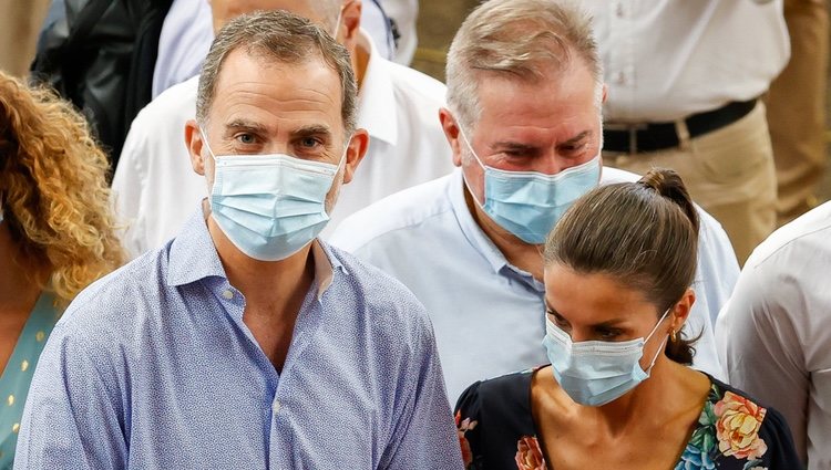 Los Reyes Felipe y Letizia visitando el Mercado Nacional de Ganados de Torrelavega