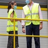 Los Reyes Felipe y Letizia en COGERSA durante su visita a Asturias