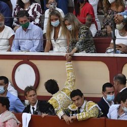 Enrique Ponce tranquilizando a Ana Soria tras su cogida en El Puerto de Santa María