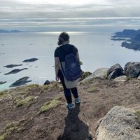 Maud Angelica Behn durante sus vacaciones en la naturaleza con la Familia Real Noruega