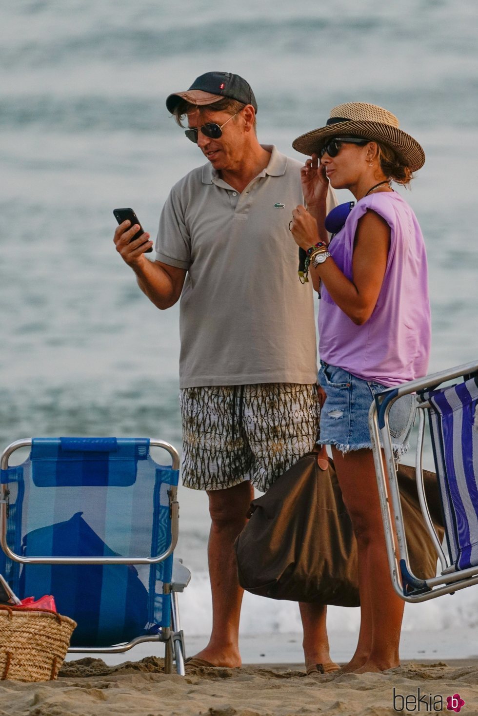 'El Cordobés' y Virginia Troconis en la playa de Marbella