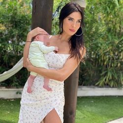 Pilar Rubio posando con su hijo Máximo Adriano