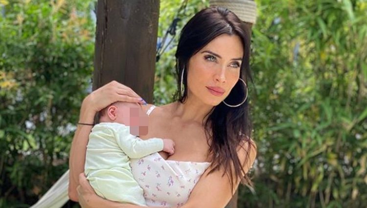 Pilar Rubio posando con su hijo Máximo Adriano