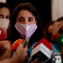 Irene Montero comparece ante los medios para hablar de su denuncia