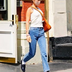 Bella Hadid en Nueva York en la recta final del embarazo de su hermana Gigi