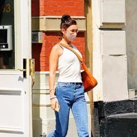 Bella Hadid en Nueva York en la recta final del embarazo de su hermana Gigi