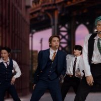 BTS durante su actuación en los MTV VMA's 2020