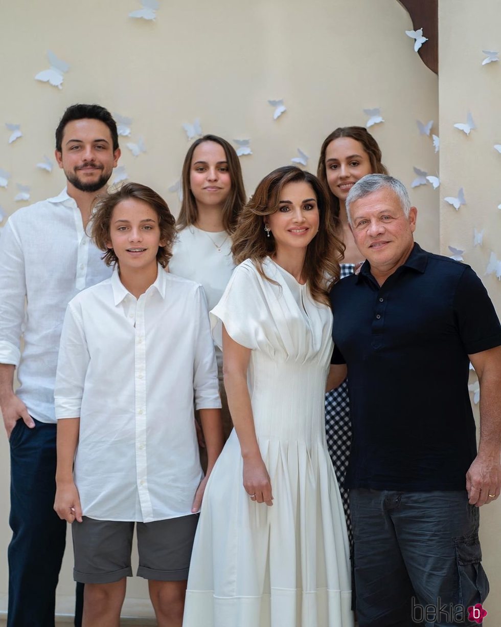 Rania de Jordania celebra su 50 cumpleaños con su marido y sus hijos