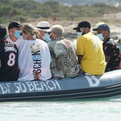 Neymar, junto a su hijo, su padre y varios amigos durante sus vacaciones en Ibiza