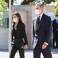 Los Reyes Felipe y Letizia llegan al funeral de Jaime Carvajal