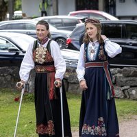 Marta Luisa de Noruega y Leah Behn en la Confirmación de Sverre Magnus de Noruega