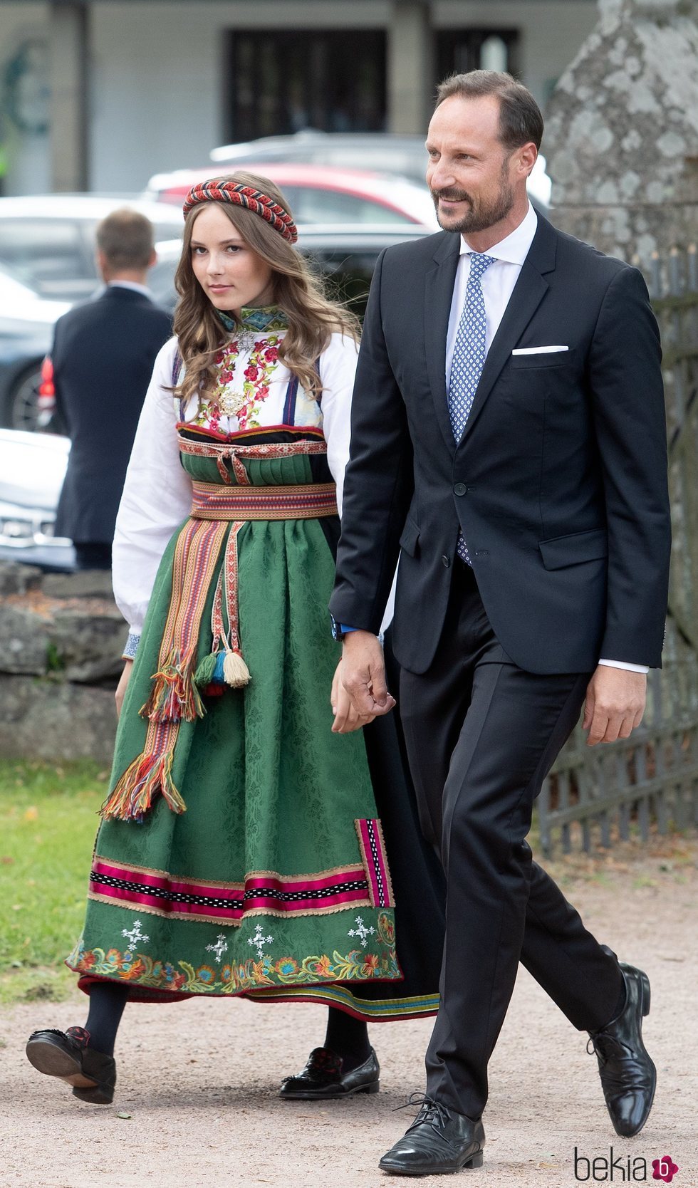 Haakon de Noruega e Ingrid Alexandra de Noruega en la Confirmación de Sverre Magnus de Noruega