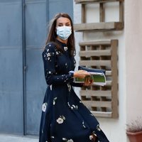 La Reina Letizia a su llegada a una reunión de trabajo de la Asociación Española Contra el Cáncer