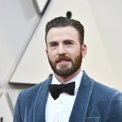 Chris Evans a su llegada a los Premios Oscar 2019