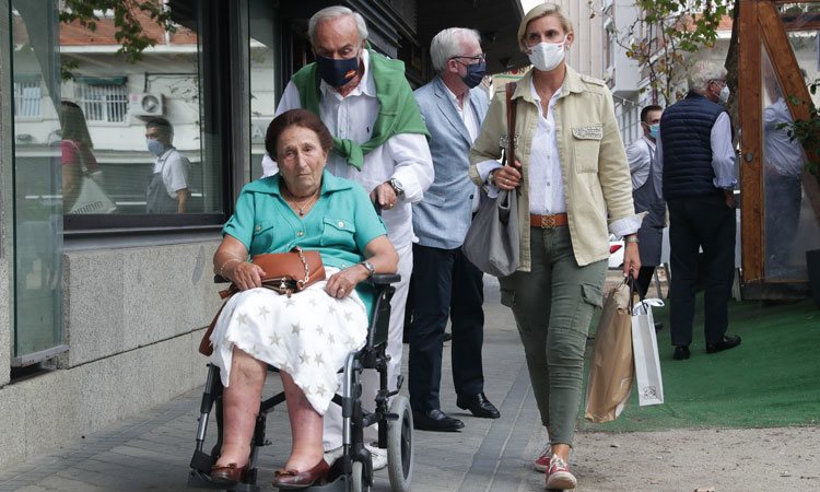 María Zurita con la Infanta Margarita y Carlos Zurita en su 45 cumpleaños