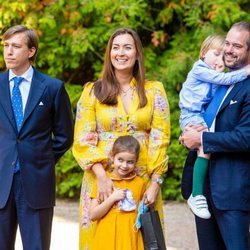 Luis de Luxemburgo, Félix y Claire de Luxemburgo con sus hijos Amalia y Liam de Luxemburgo en el bautizo de Carlos de Luxemburgo