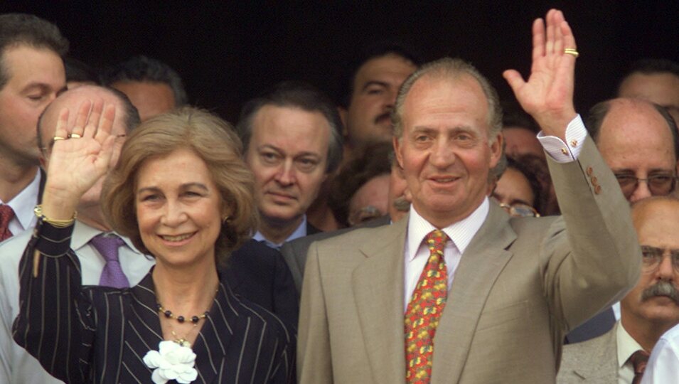 Los Reyes Juan Carlos y Sofía saludando en la Cumbre Iberoamericana de 1999 en Cuba