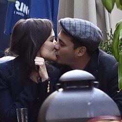 Katie Holmes y Emilio Vitolo besándose en Nueva York