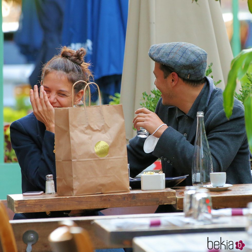 Katie Holmes y Emilio Vitolo, muy cómplices en Nueva York