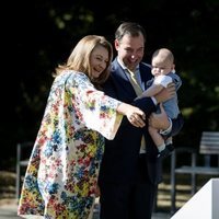 Carlos de Luxemburgo con Guillermo y Stéphanie de Luxemburgo en su primer acto oficial