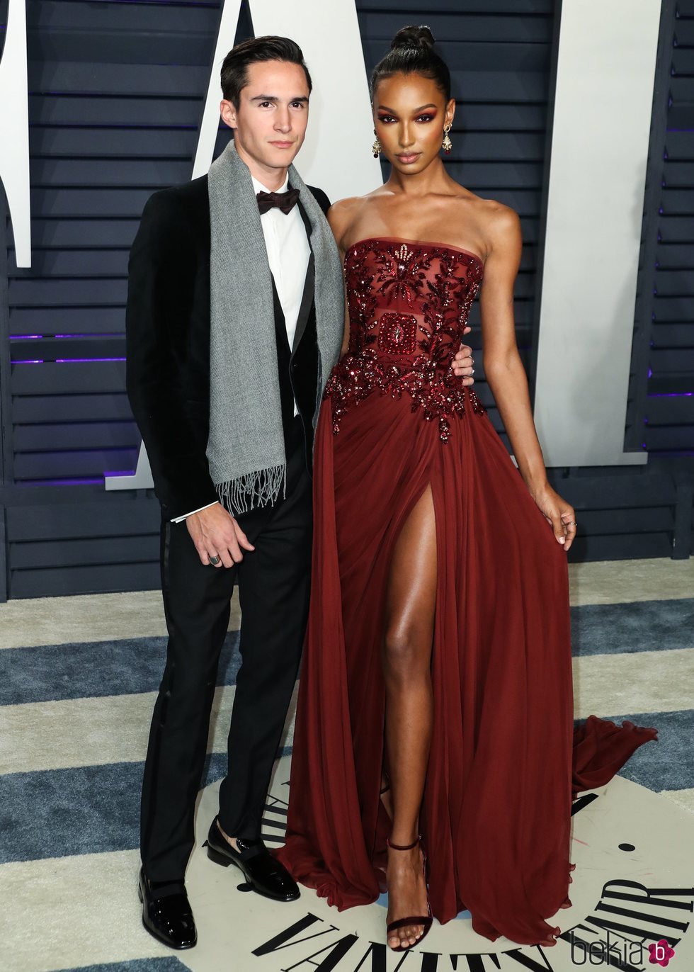 Jasime Tookes y su pareja Juan David Borrero en la fiesta de Vanity Fair tras los Oscar 2020