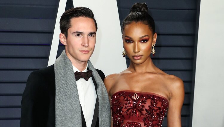 Jasime Tookes y su pareja Juan David Borrero en la fiesta de Vanity Fair tras los Oscar 2020