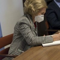 La Reina Sofía visitando un Banco de Alimentos de Albacete