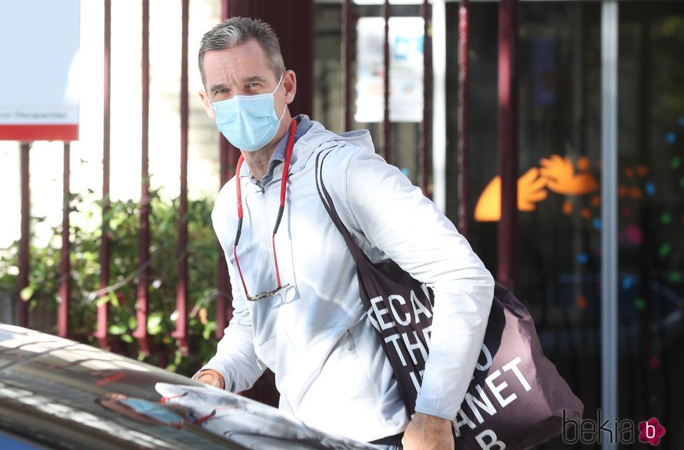 Iñaki Urdangarin con gesto alegre en su voluntariado