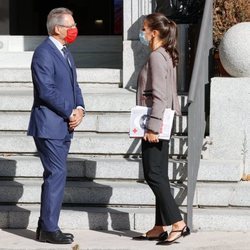 La Reina Letizia con el Presidente de Cruz Roja Española