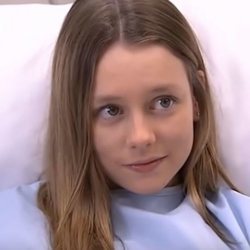 Ester Expósito de niña cuando debutó como actriz en 'Centro médico'