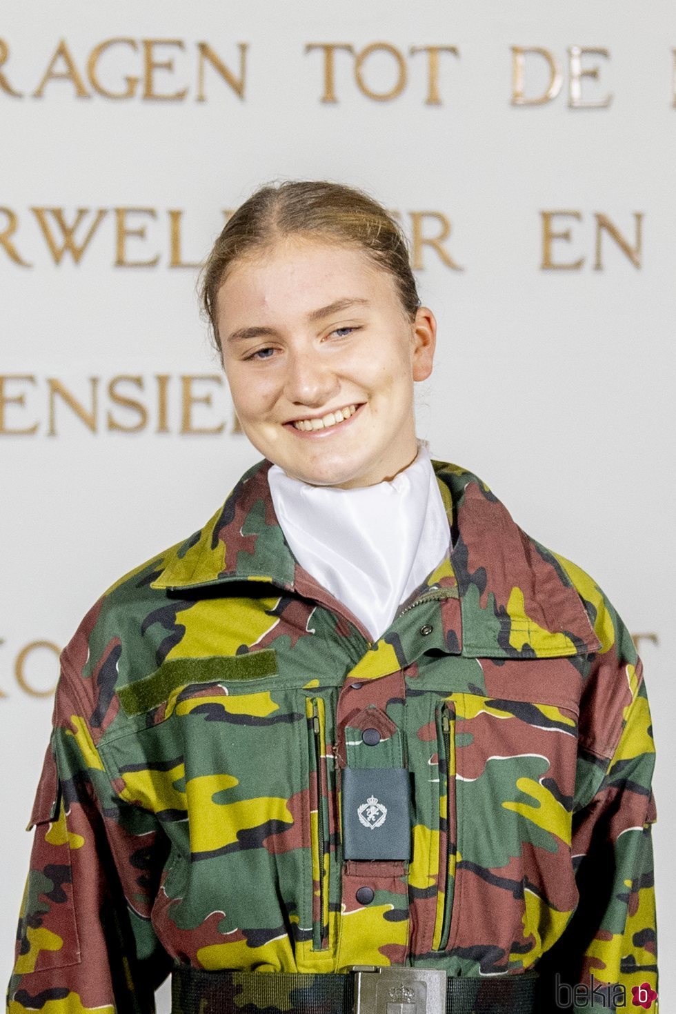 Isabel de Bélgica en la apertura del curso de la Real Academia Militar en Bruselas