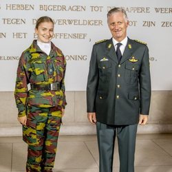 Felipe de Bélgica e Isabel de Bélgica en la apertura del curso de la Real Academia Militar en Bruselas