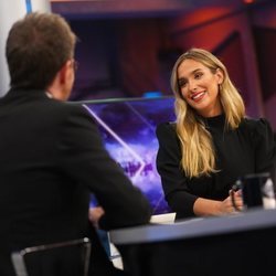 María Pombo hablando con Pablo Motos en 'El Hormiguero'