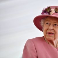 La Reina Isabel en su primera visita oficial después de su confinamiento