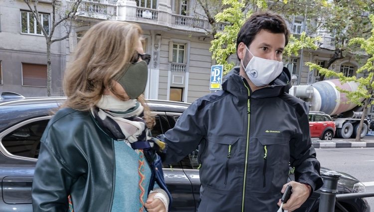 Willy Bárcenas con su madre Rosalía Iglesias