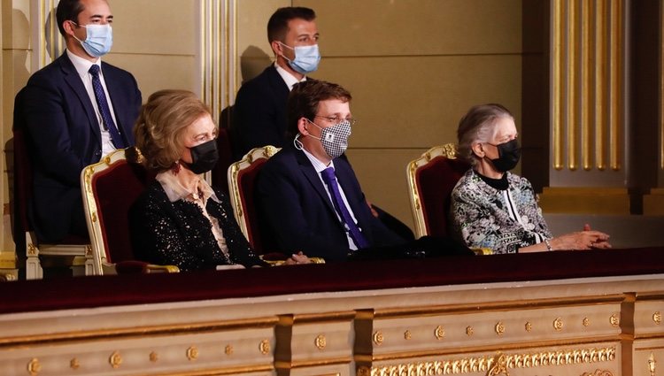 La Reina Sofía, José Luis Martínez Almeida y la Princesa Irene de Grecia en los Premios de Pintura BMW 2020