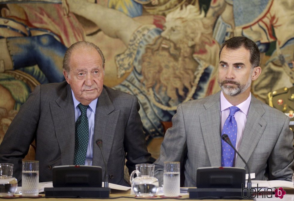 El Rey Felipe y el Rey Juan Carlos en un encuentro de COTEC en La Zarzuela