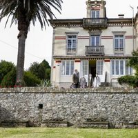 Los Reyes Felipe y Letizia, la Princesa Leonor y la Infanta Sofía en Villa Radis durante su visita a Somao, Pueblo Ejemplar de Asturias 2020